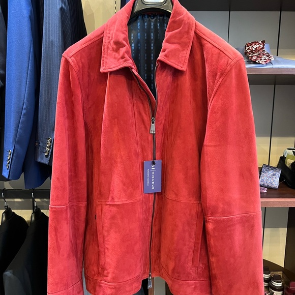 Miguel's Luxurious Red Suede Jacket - Picture 4 of 4